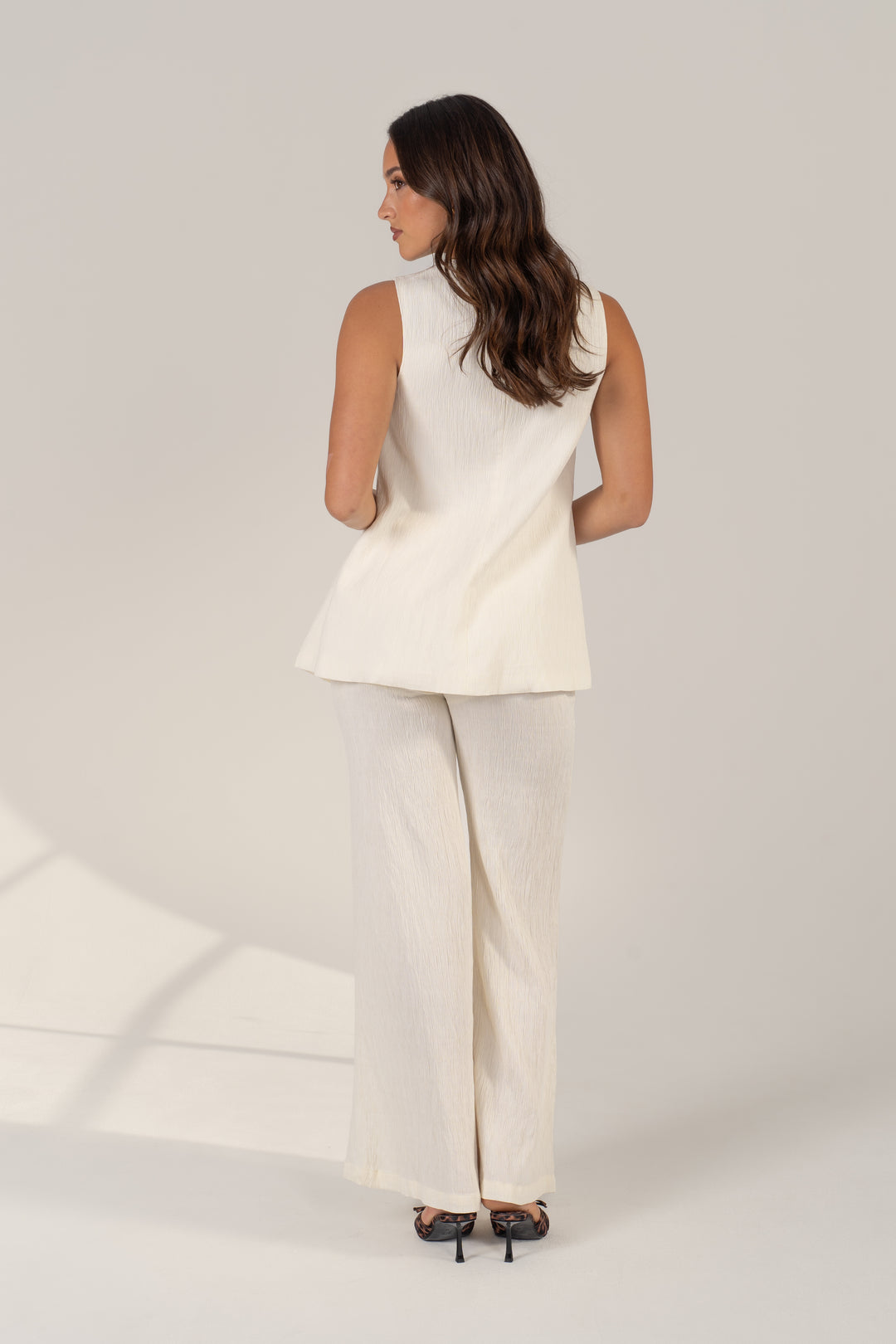 white-40
